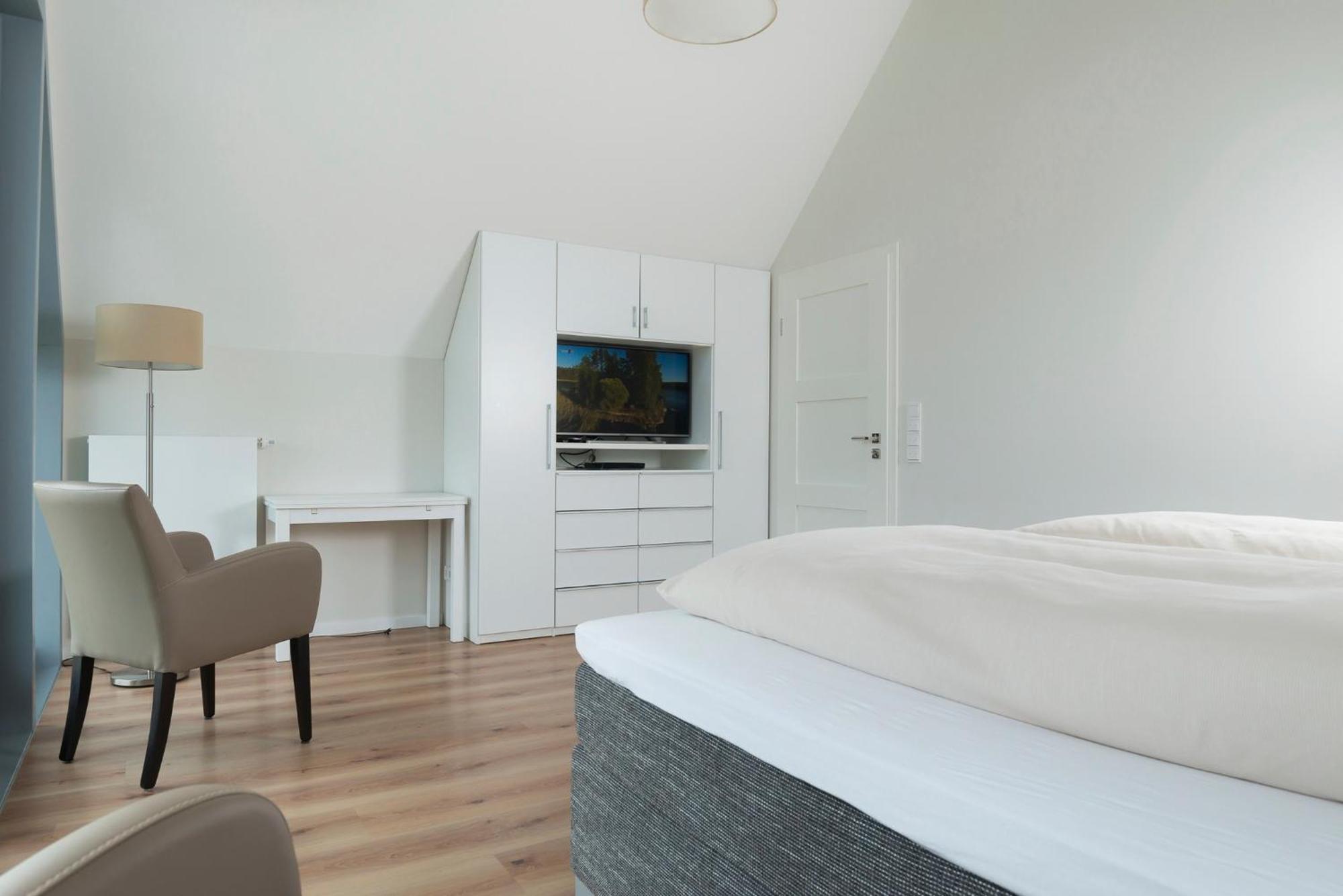 Ostsee - Reetdachhaus Nr 36 "Warder" Im Strand Resort Heiligenhafen Eksteriør bilde