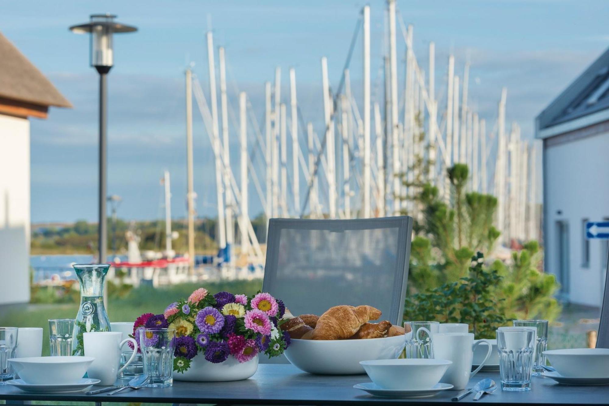 Ostsee - Reetdachhaus Nr 36 "Warder" Im Strand Resort Heiligenhafen Eksteriør bilde